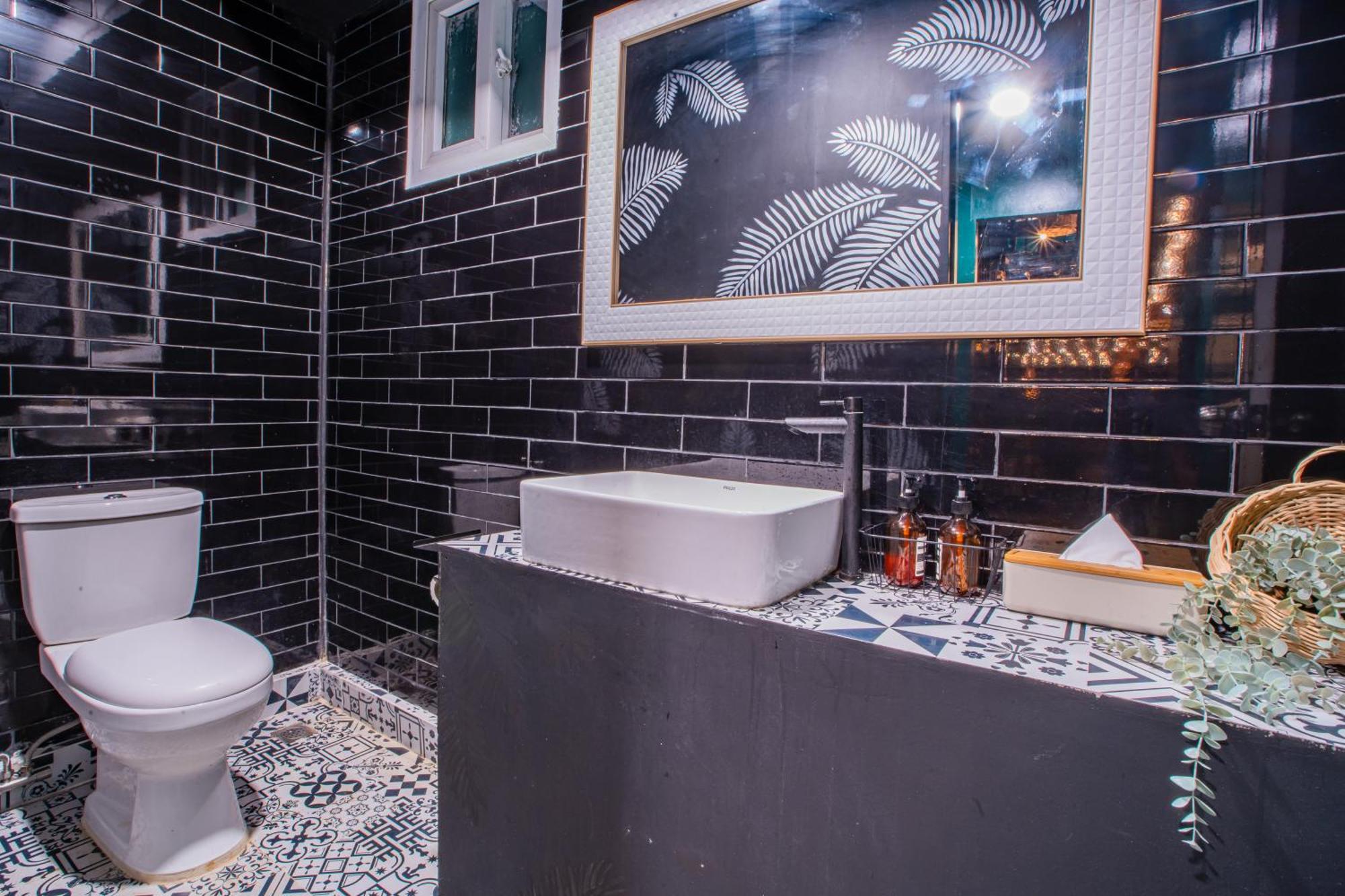 Lartista Hostel بويرتو برينسيسا المظهر الخارجي الصورة