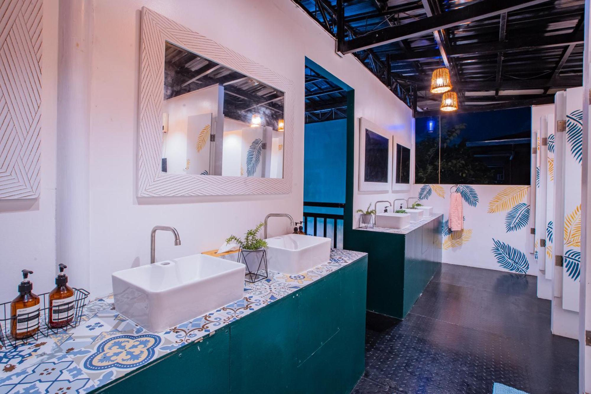 Lartista Hostel بويرتو برينسيسا المظهر الخارجي الصورة